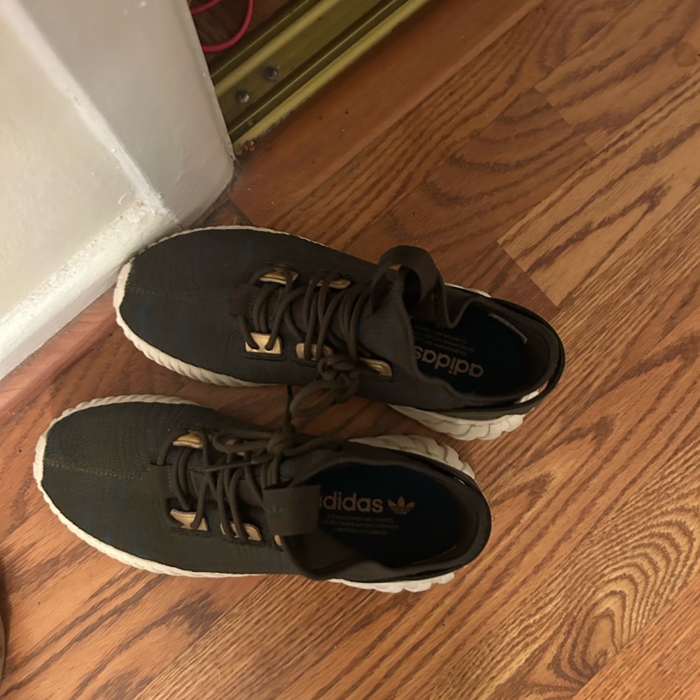 Adidas women’s  greenish  Sneakers